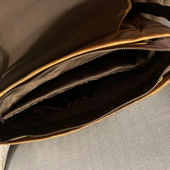 Kodiak Kasiloff genuine leather messenger bag